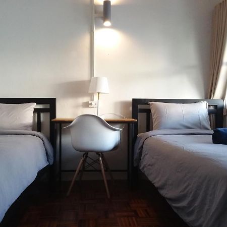 Pingplalee Female House Bed and Breakfast Bangkok Exteriör bild