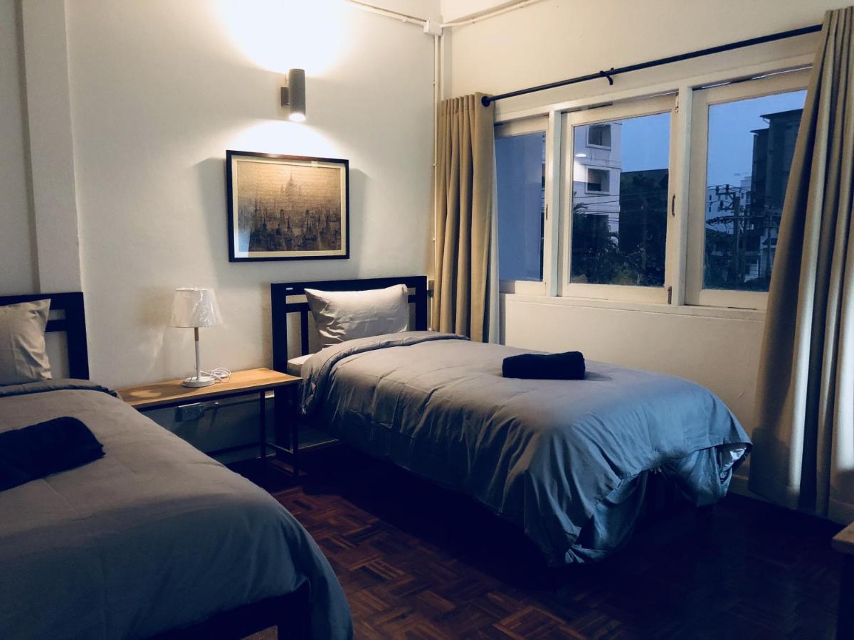 Pingplalee Female House Bed and Breakfast Bangkok Exteriör bild