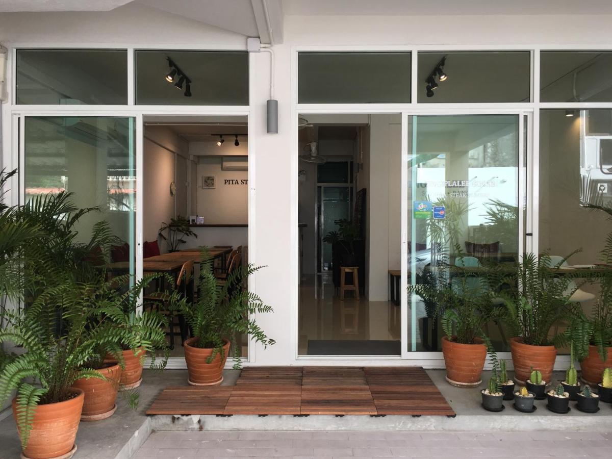 Pingplalee Female House Bed and Breakfast Bangkok Exteriör bild