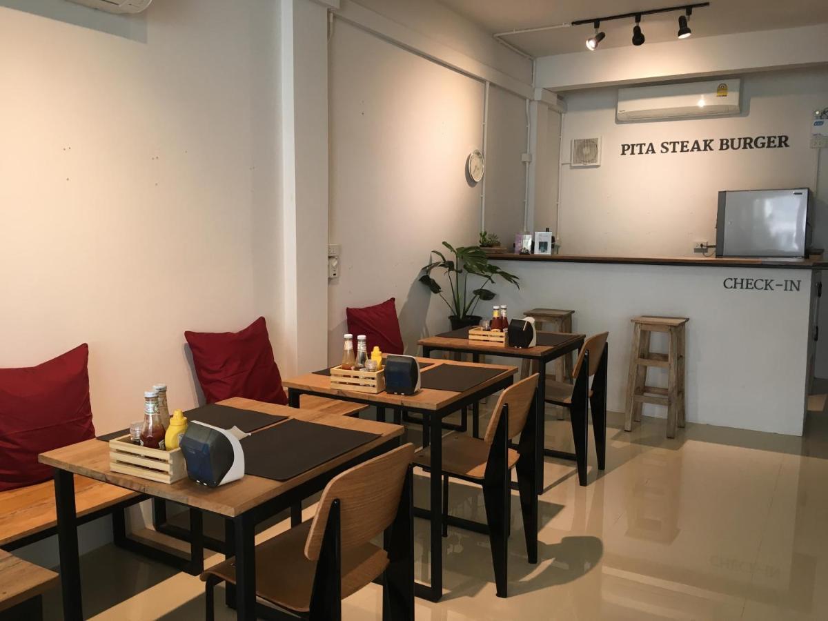 Pingplalee Female House Bed and Breakfast Bangkok Exteriör bild