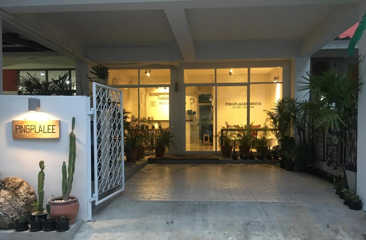 Pingplalee Female House Bed and Breakfast Bangkok Exteriör bild