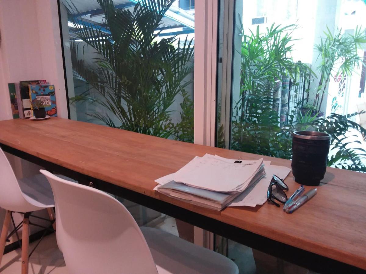 Pingplalee Female House Bed and Breakfast Bangkok Exteriör bild