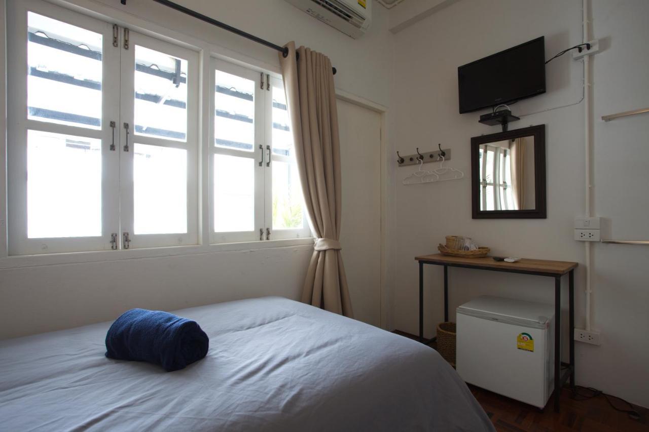 Pingplalee Female House Bed and Breakfast Bangkok Exteriör bild