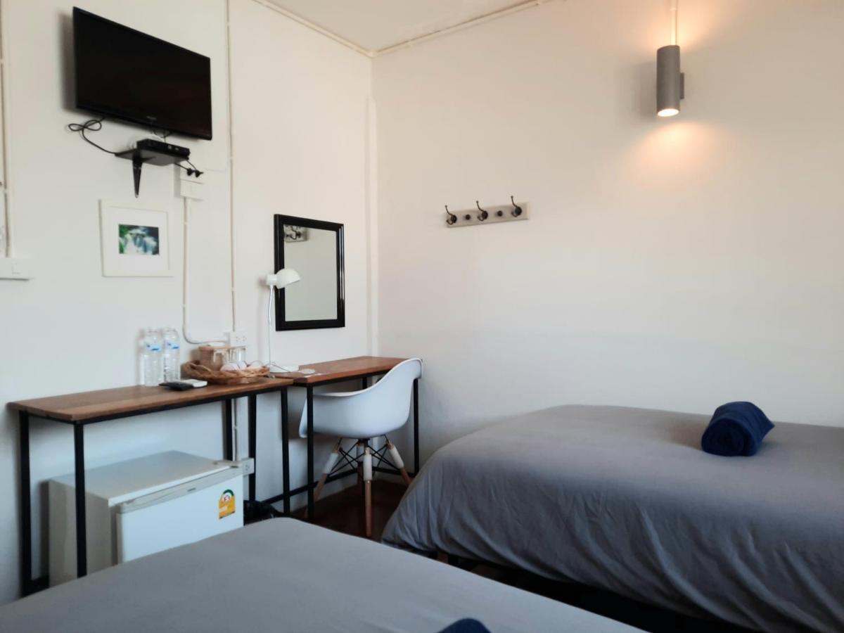 Pingplalee Female House Bed and Breakfast Bangkok Exteriör bild