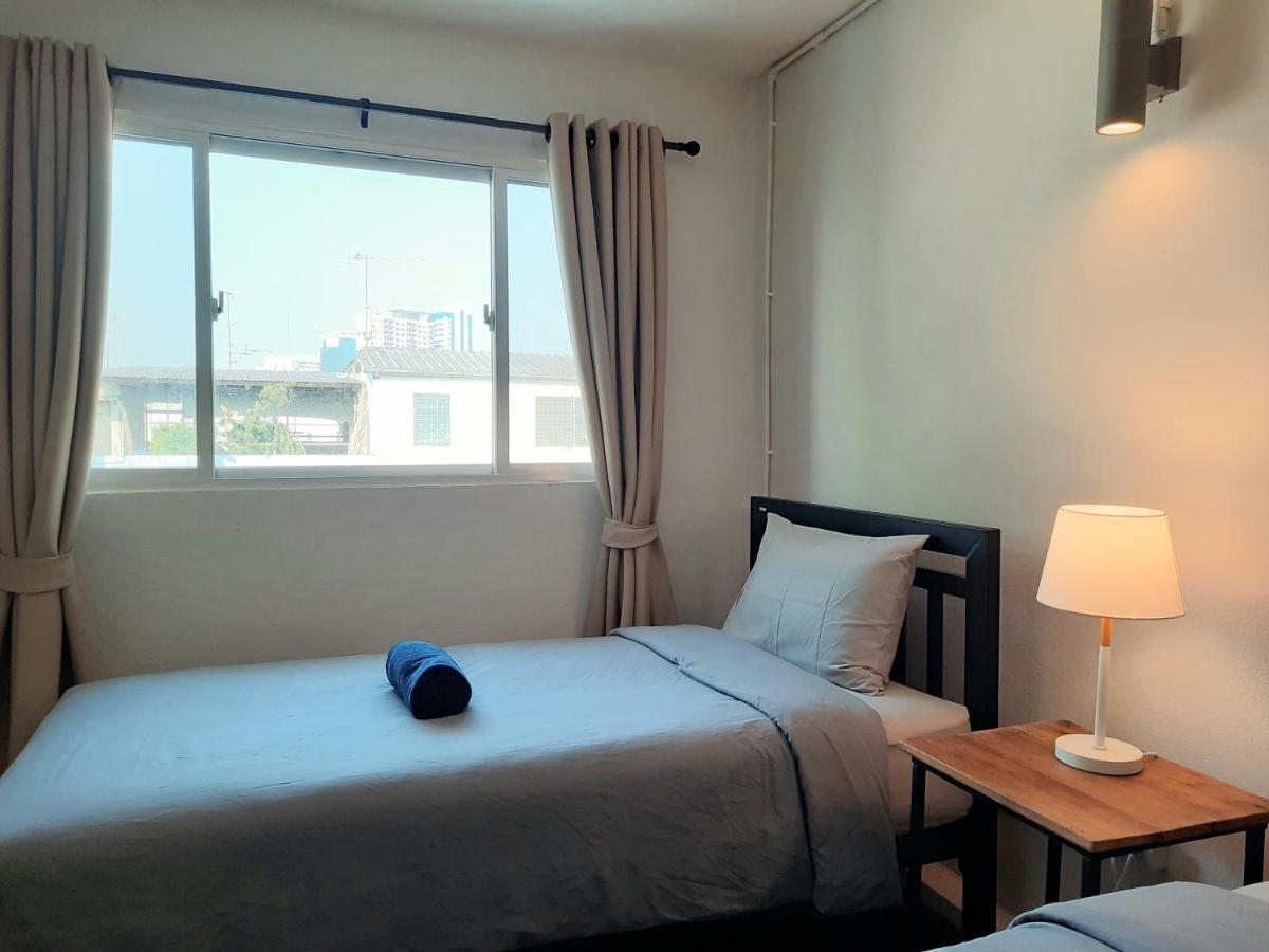 Pingplalee Female House Bed and Breakfast Bangkok Exteriör bild