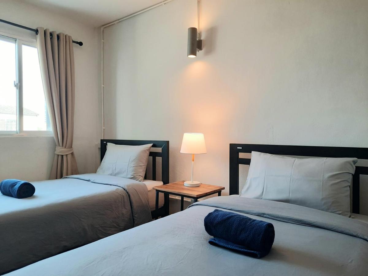 Pingplalee Female House Bed and Breakfast Bangkok Exteriör bild