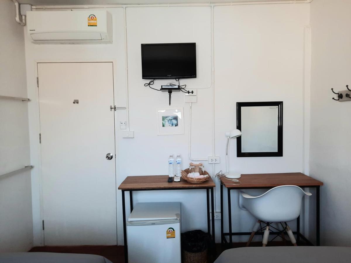 Pingplalee Female House Bed and Breakfast Bangkok Exteriör bild
