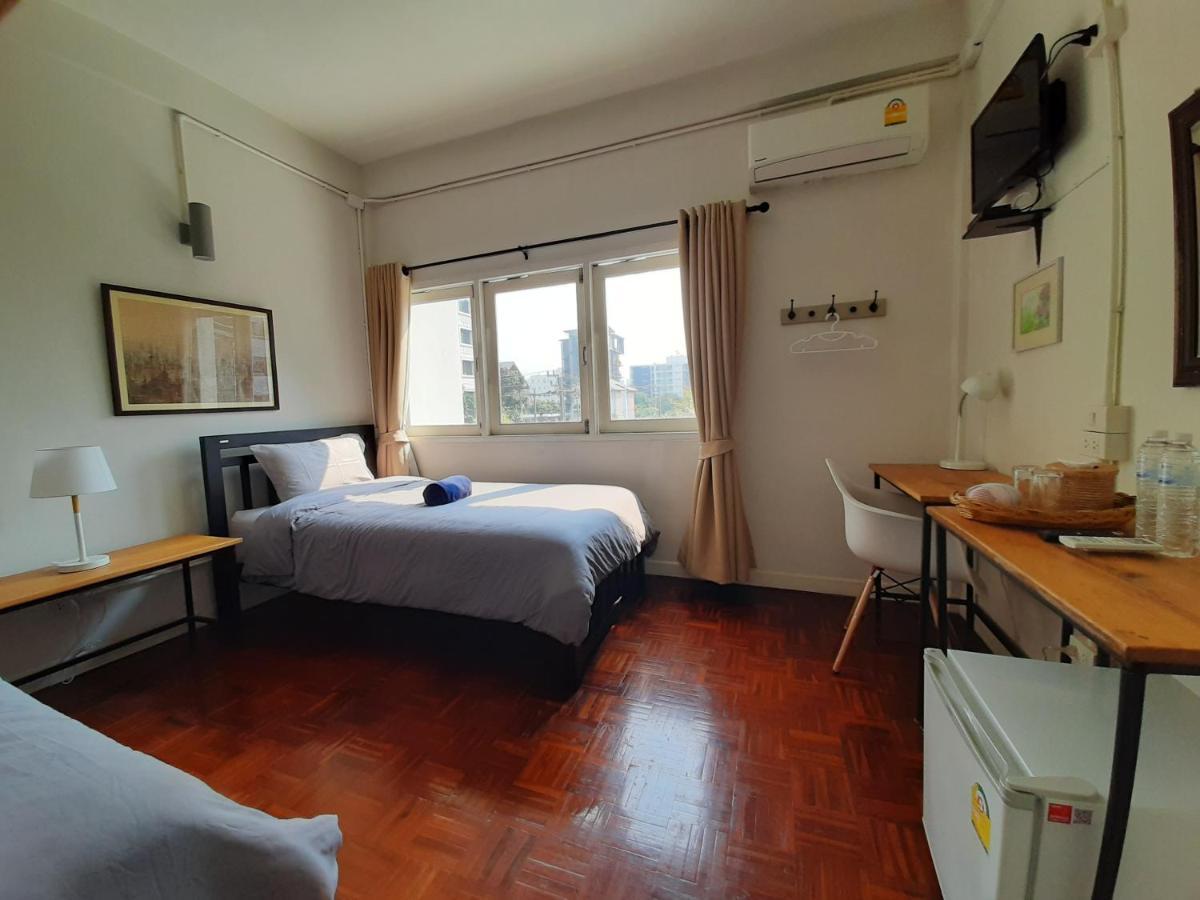 Pingplalee Female House Bed and Breakfast Bangkok Exteriör bild
