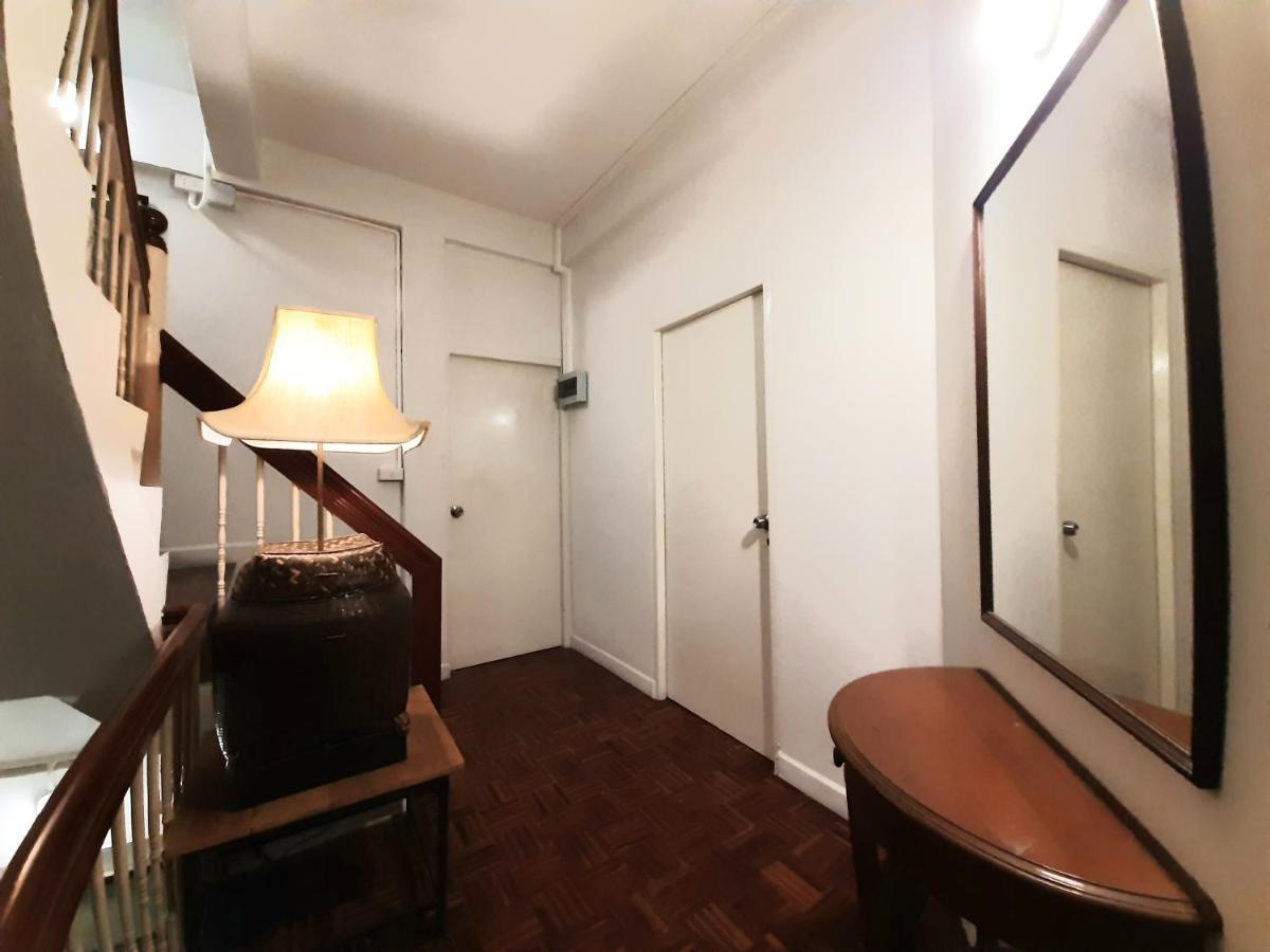 Pingplalee Female House Bed and Breakfast Bangkok Exteriör bild