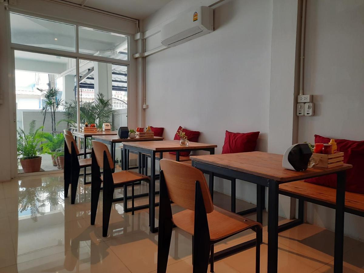 Pingplalee Female House Bed and Breakfast Bangkok Exteriör bild