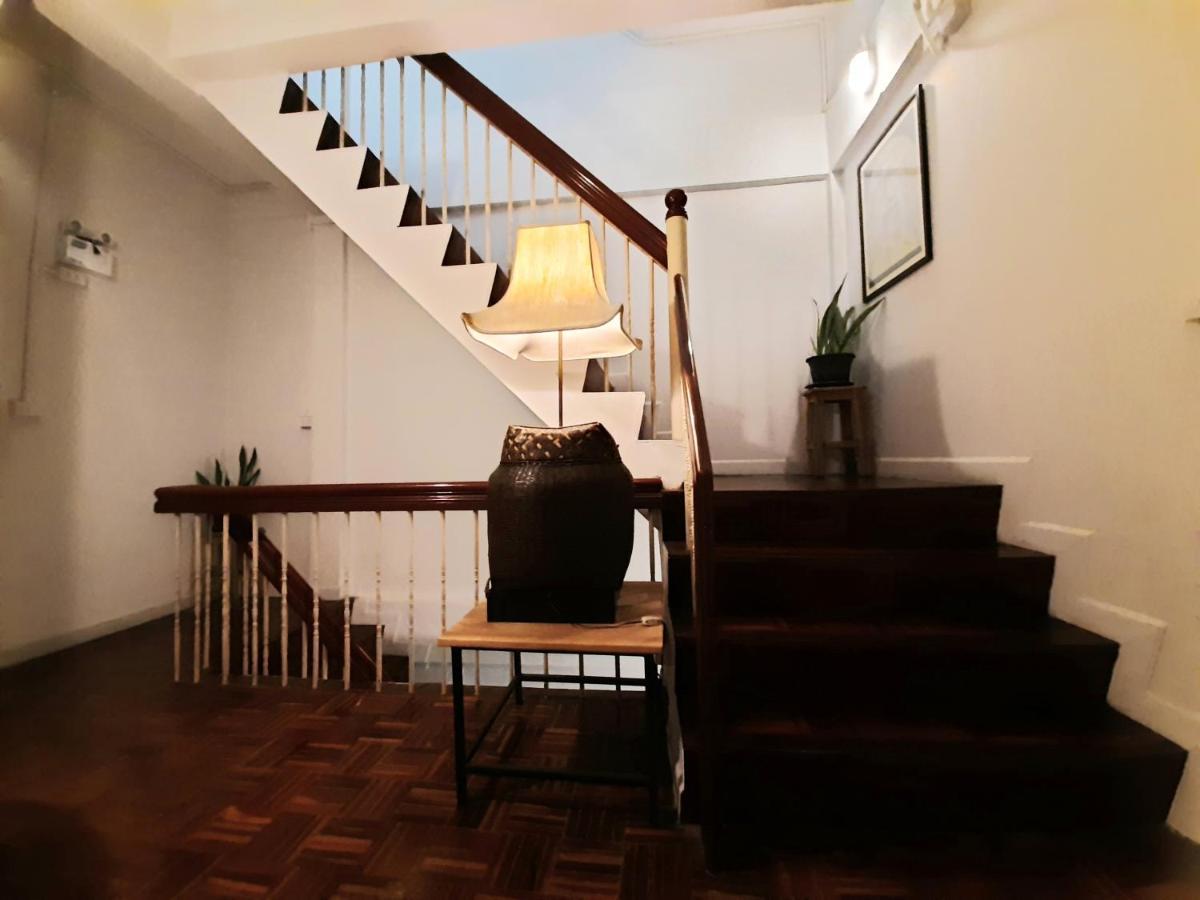 Pingplalee Female House Bed and Breakfast Bangkok Exteriör bild