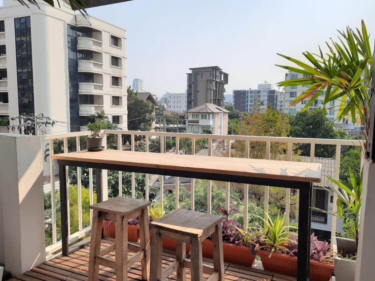 Pingplalee Female House Bed and Breakfast Bangkok Exteriör bild